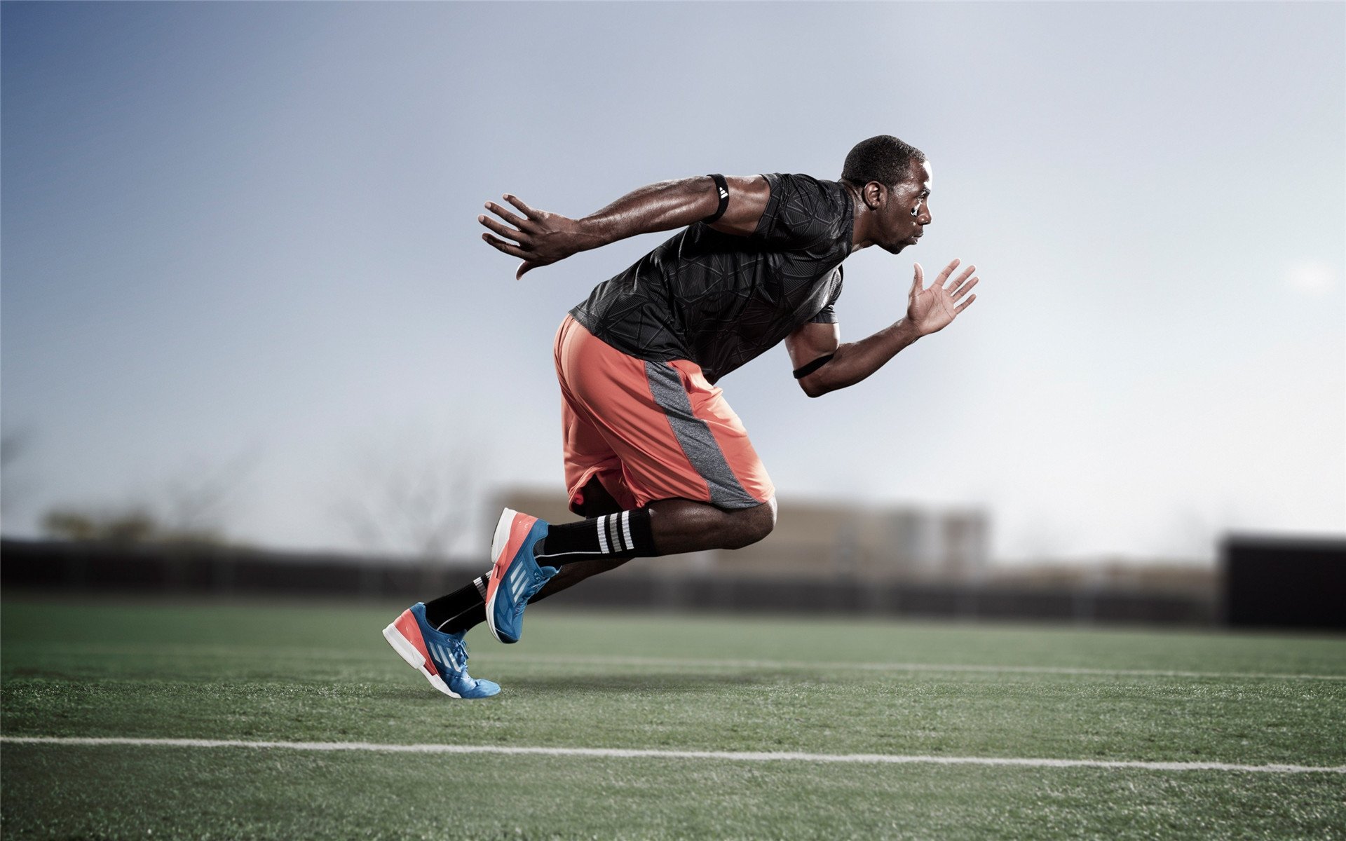 亚特兰大对阵突尼斯，帕尔默连续得分拉开差距，一场改写历史的篮球对决